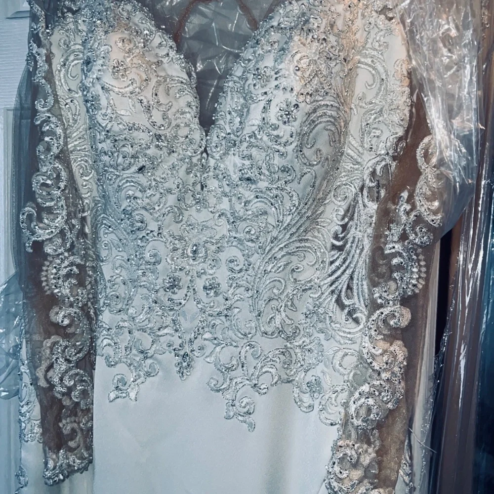 Stella York wedding dress - Picture 2 of 4